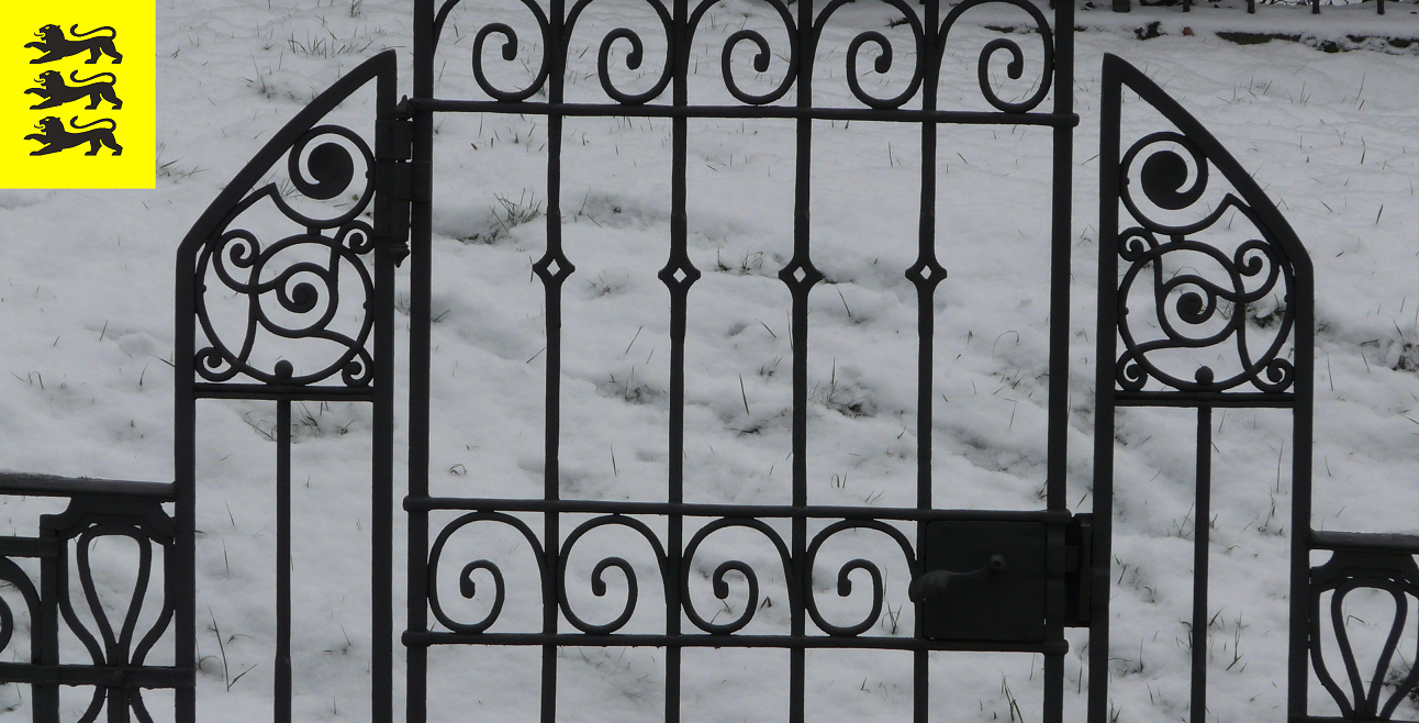 © Sprißler | histor. Zauntüre am Hof des Landgerichts