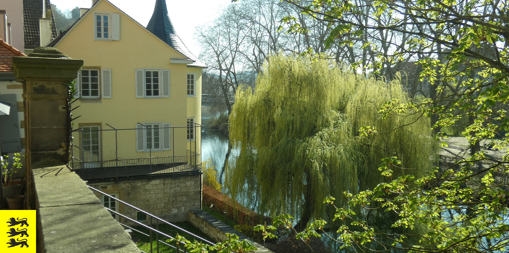 © Sprißler | Hölderlinturm am Neckar in Tübingen