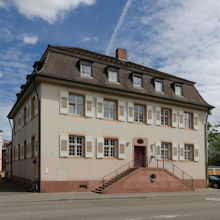 Bild zeigt das Gebäude der  Kammern Lörrach des Arbeitsgerichts Freiburg